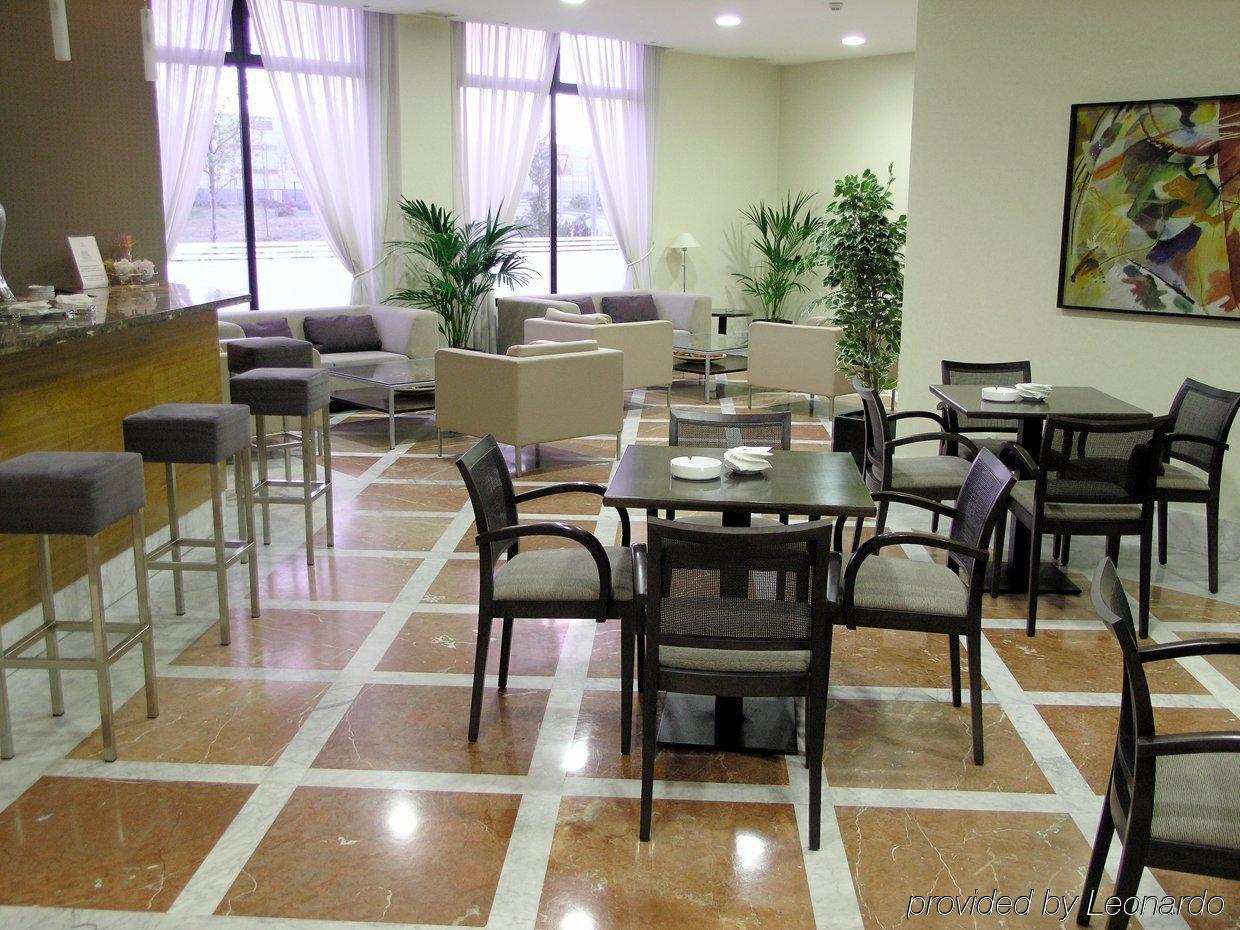 Th Boadilla 호텔 보야디아델몬트 레스토랑 사진