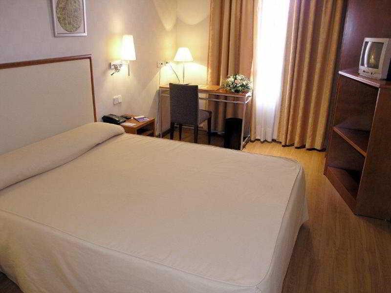 Th Boadilla 호텔 보야디아델몬트 객실 사진